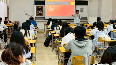 【導、演在幹嘛？許逸聖老師帶領師資生登上舞台，探索戲劇的無限可能】圖片(另開新視窗)